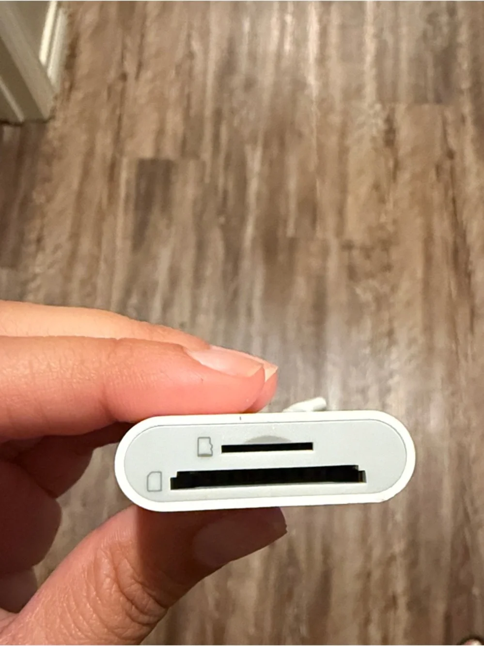 White Lightning to HDMI Adapter Cable
